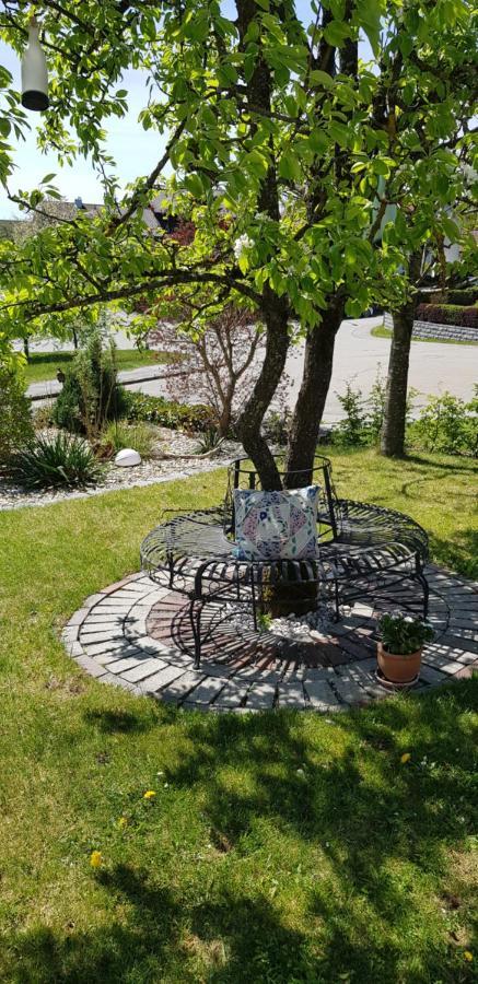 Stilvolles Apartment "Romantic" Neukirchen vorm Wald Exteriör bild