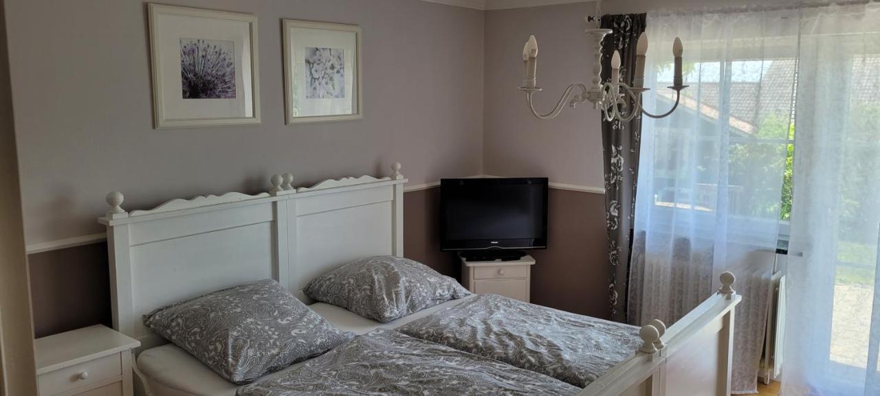 Stilvolles Apartment "Romantic" Neukirchen vorm Wald Exteriör bild